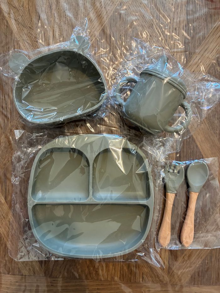Coffret repas bébé neuf - photo numéro 8