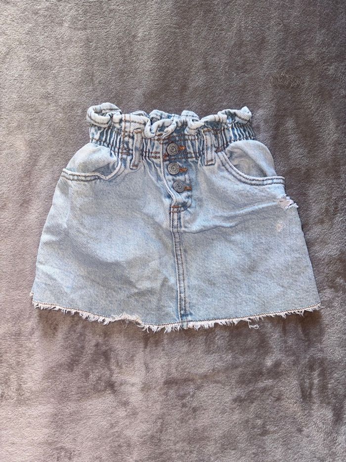 Lot de deux jupes Zara pour Jumelles taille 18 mois en très bon état