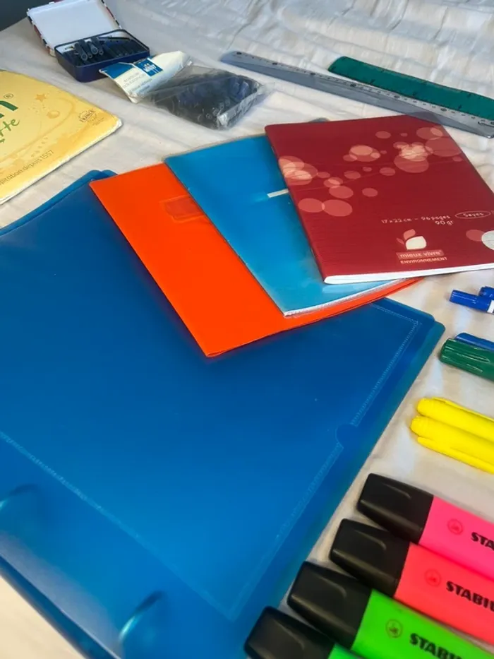 🔹 Lot complet de fournitures scolaires & de bureau 🔹 - photo numéro 3