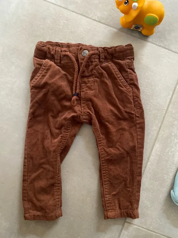 Lot pantalons 6 mois - photo numéro 2