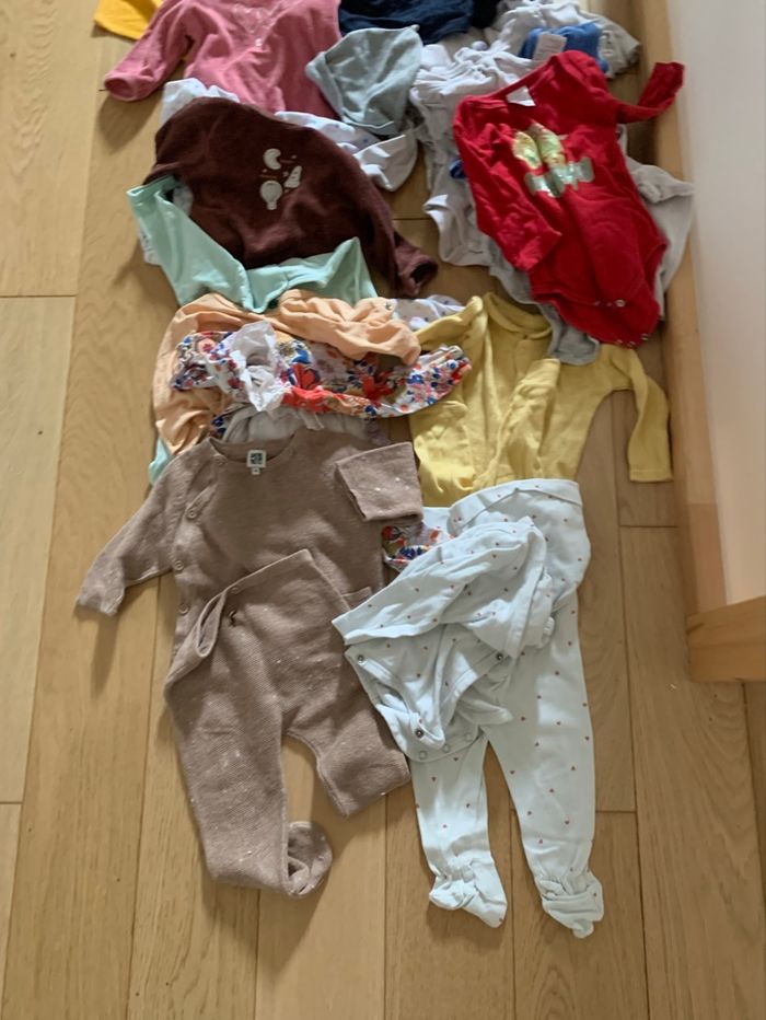 Lot de vêtements bébé de 0 à 4 mois - photo numéro 3