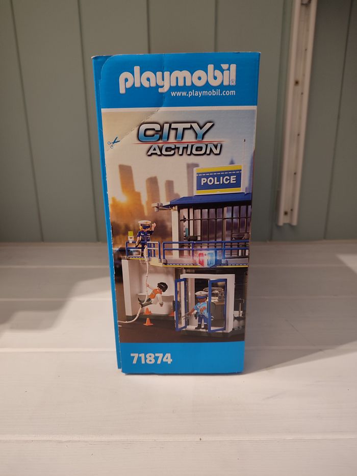 Playmobil 71874 Poste de police avec salle de recherche - photo numéro 3