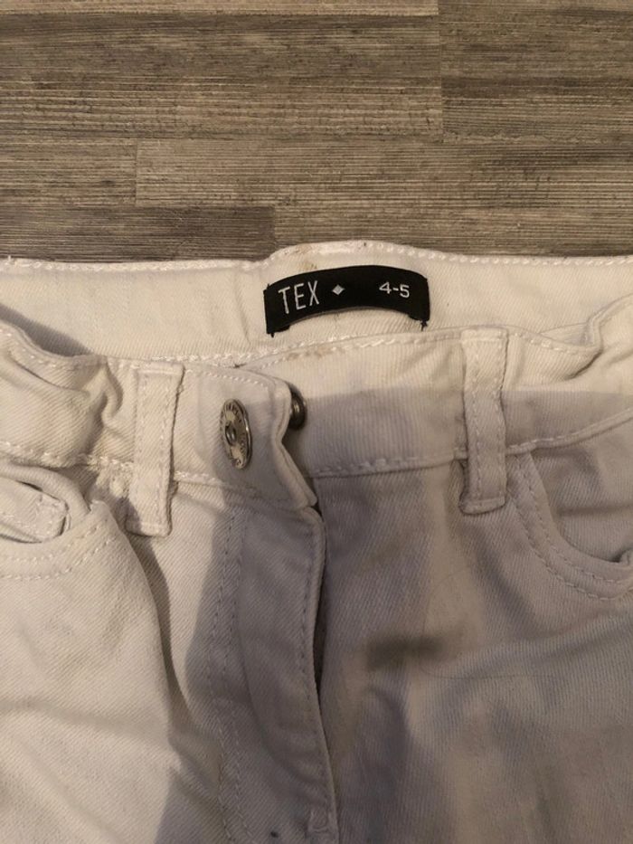 Short jeans blanc fille TB état - photo numéro 2