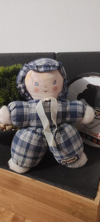 Doudou poupée lutin bleu carreaux grelot ajena noeud fille blanc capuche Peluche