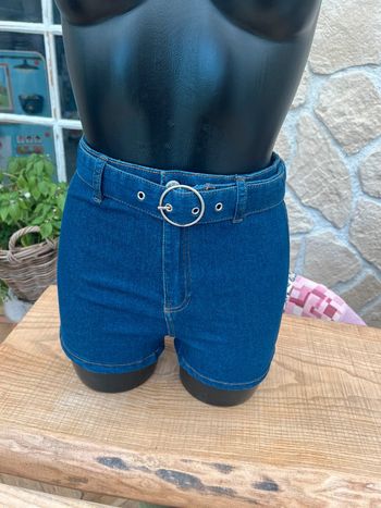 Jennyfer Short femme taille S 36 bleu marine brut avec ceinture été