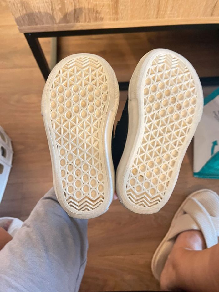 Chaussures garçon taille 24 - photo numéro 4