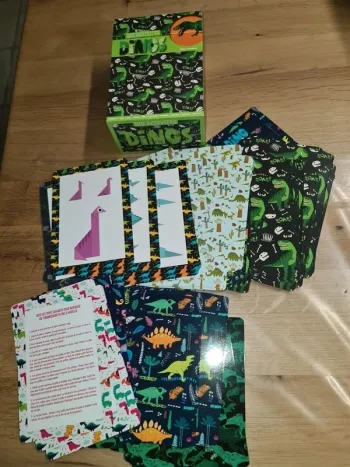 Proche du neuf Dinos 100 Activités des éditions Hugo Jeunesse,