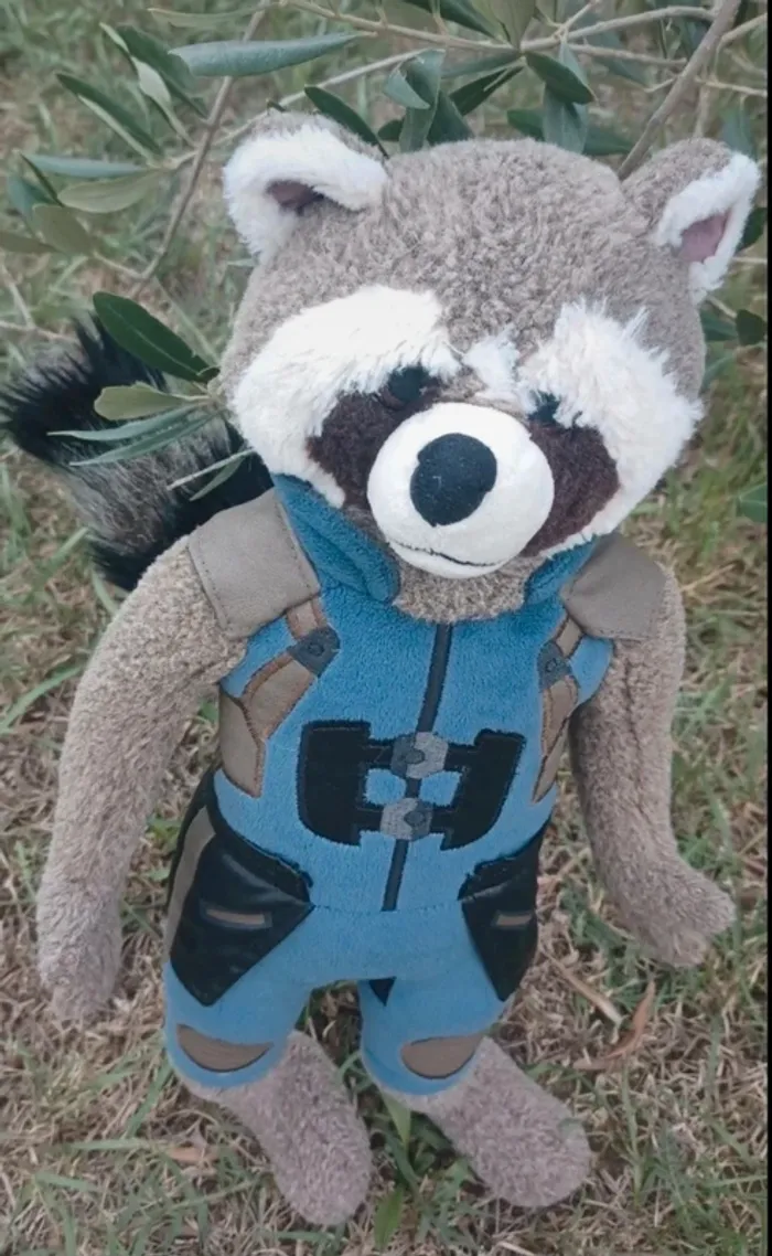 Grande peluche rocket marvel disneyland paris les gardiens de la galaxie - photo numéro 2