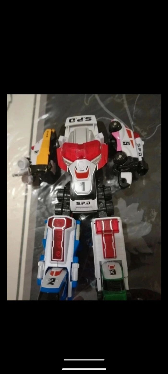 Robot Power Rangers S-P-D, DX Megazord Delta Squad, Bandaï. Année 2004 - photo numéro 3