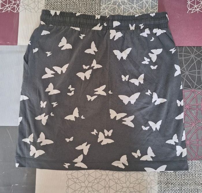 belle Jupe de saison taille 36 - photo numéro 3