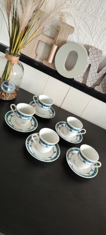 Lot de 10 pièces service porcelaine
