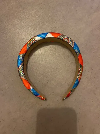 Serre tête satiné à motifs