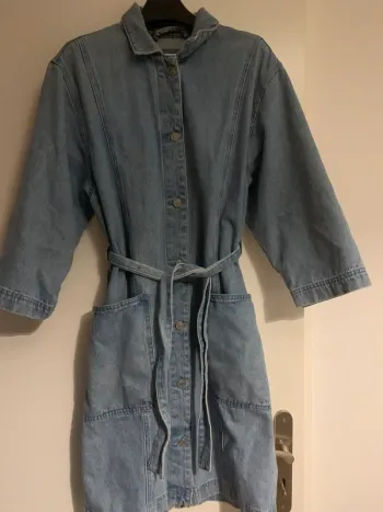 Veste en jean longue avec ceinture
