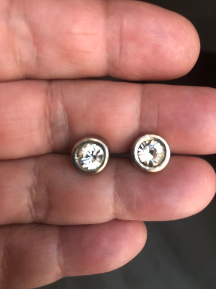 730-Boucles d’oreilles argentées et strass NEUVES - photo numéro 5