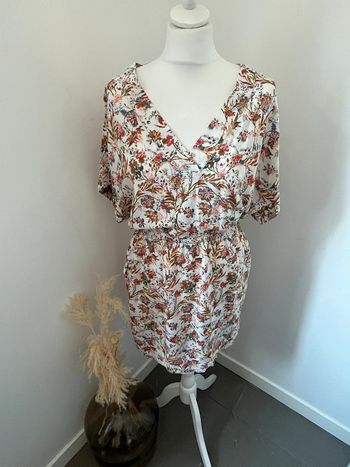 Robe à fleurs cintrée Zara M