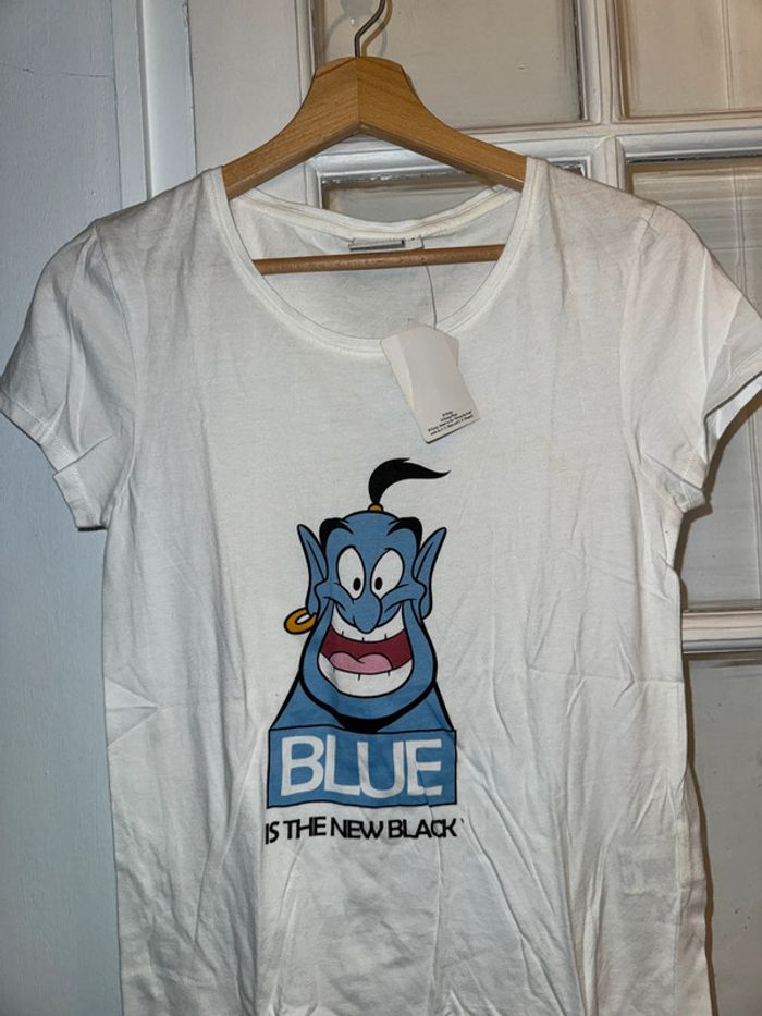 T-shirt Disney taille s Neuf avec étiquette - photo numéro 2