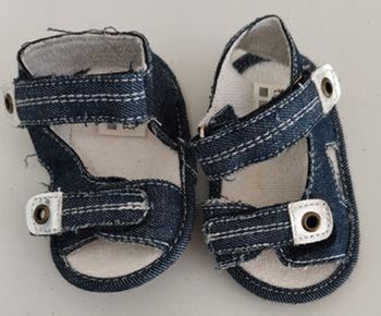 Sandales couleur  jean bleu mixte TBE environ 10 cm = pointure 16 environ