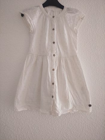 Belle robe brodée 7 -8 ans