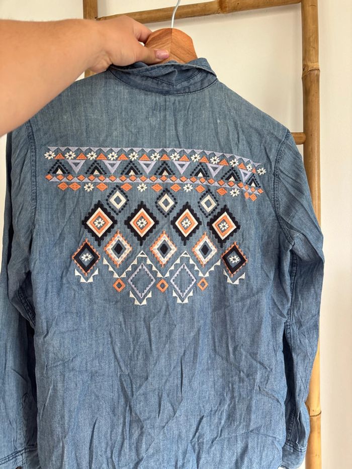 Chemise en jean hollister broderie dans le dos - photo numéro 2