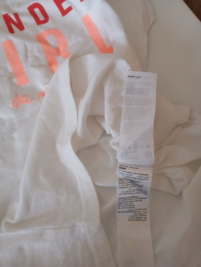 Tee-shirt manches courtes. 10 ans . Coton blanc . Écritures saumon et rouge . Gémo. État neuf - photo numéro 10