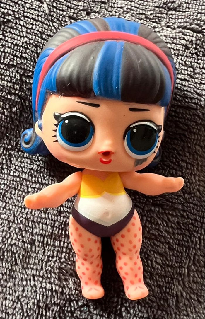 Petite poupée Lol surprise + accessoires comme sur la photos ( 14 ) - photo numéro 3