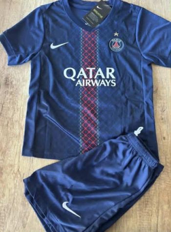 Ensemble de football - PSG - D.Doué - taille 10 ans ( 26 )