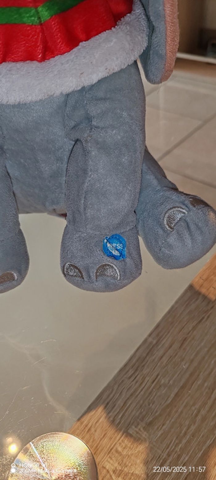 Peluche Dumbo son de Noël - photo numéro 2