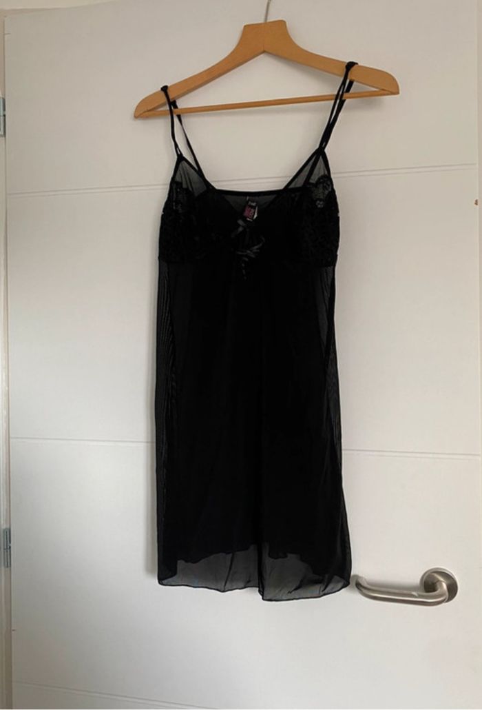 Robe de nuit noir avec dentelle