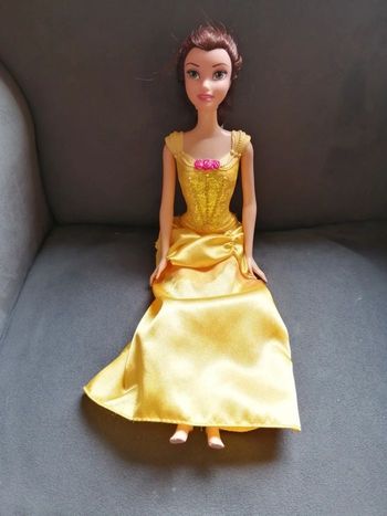 Poupée la belle et la bête