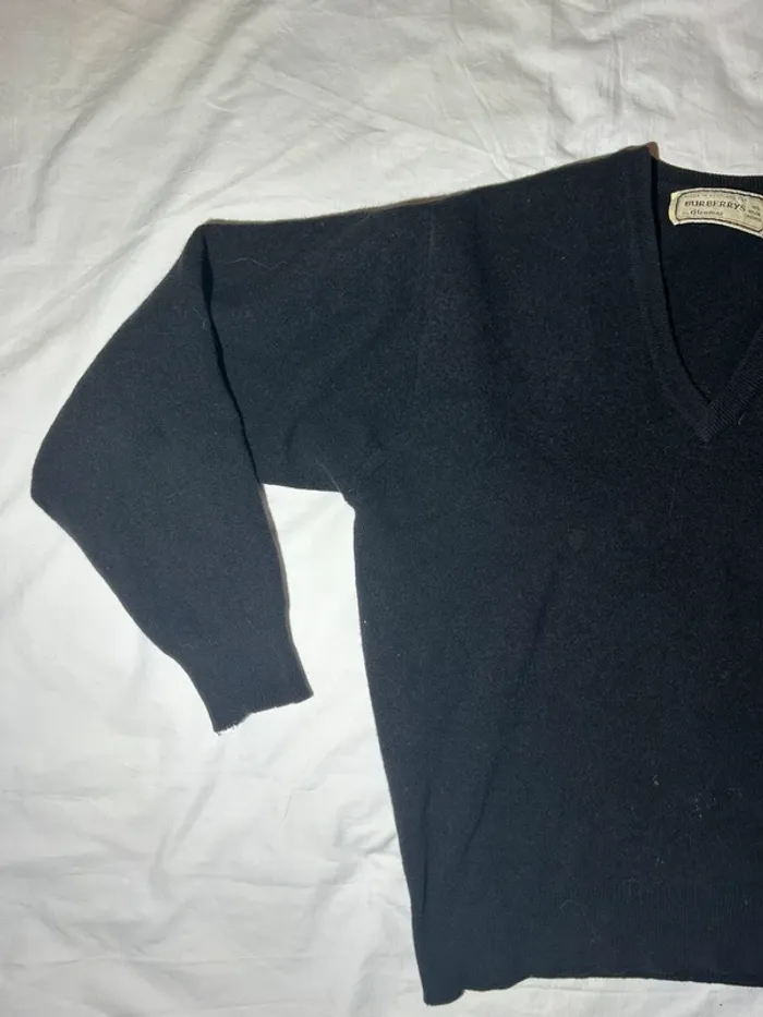 Pull à col V burberry’s - photo numéro 2