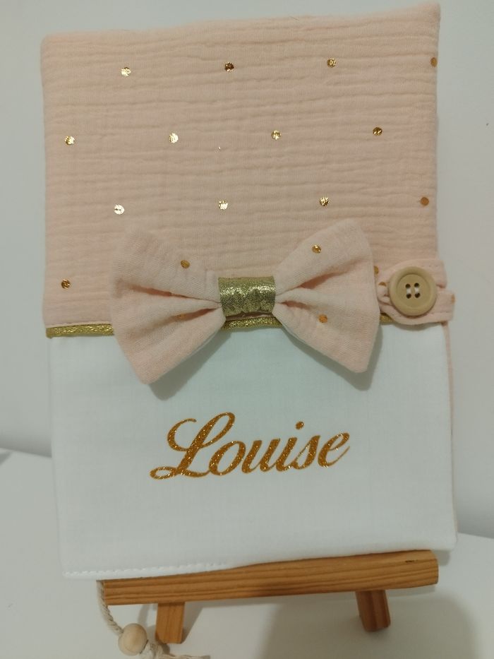 Un protège carnet de santé 22€