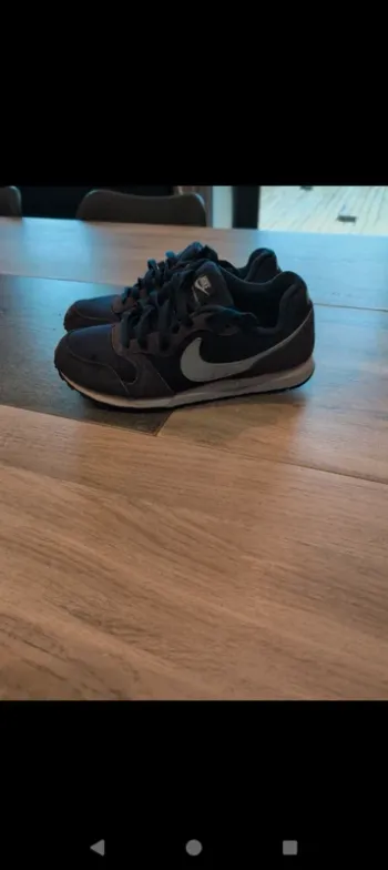 Basket a lacets chaussures sport basket nike