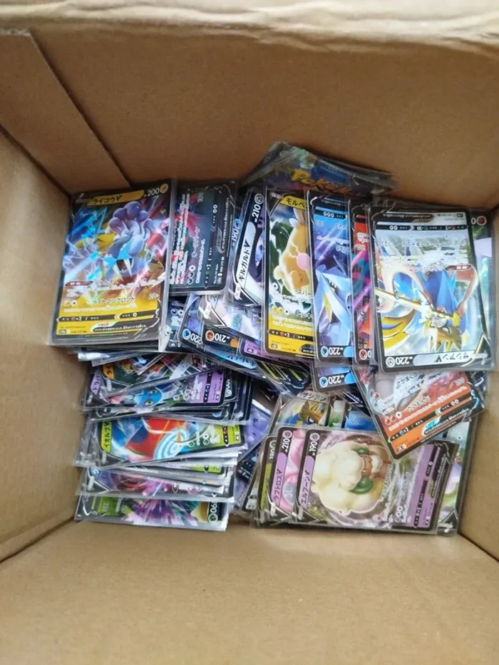 Lot de 100 cartes pokemon V neuves japonaises avec sleeve