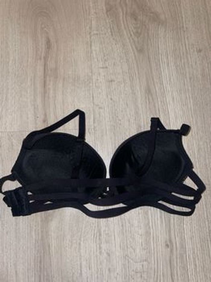 Soutien gorge push up Undiz résille noir et fushia - photo numéro 2