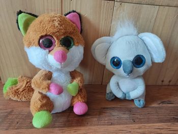 🐨lot de deux peluches yeux brillants toutes douces 🐨