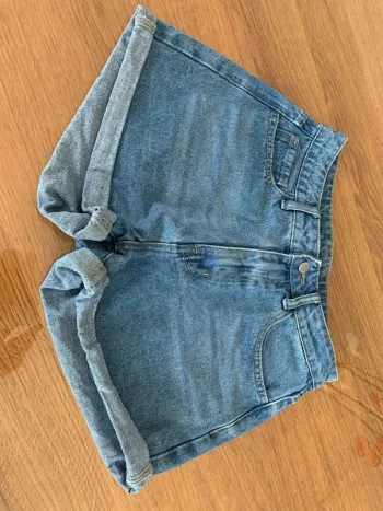 Short jeans