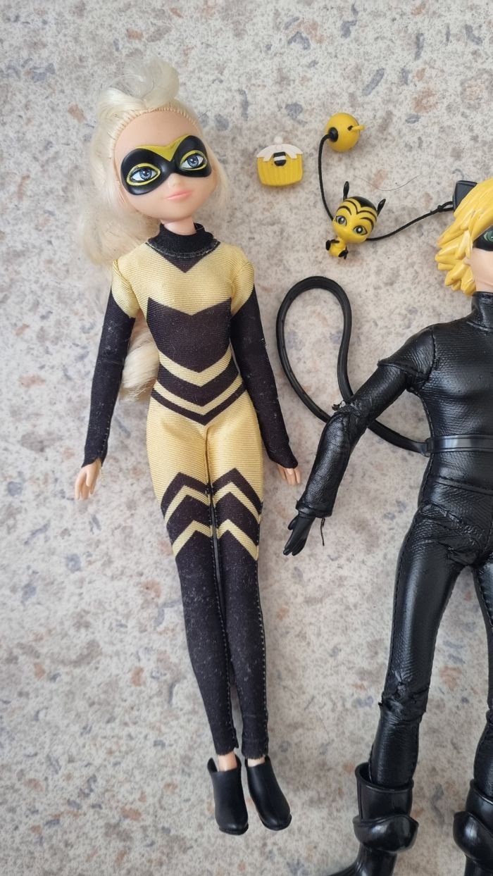 Lot 4 figurines miraculous - photo numéro 2