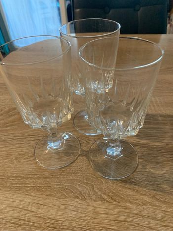 3 verres à vin