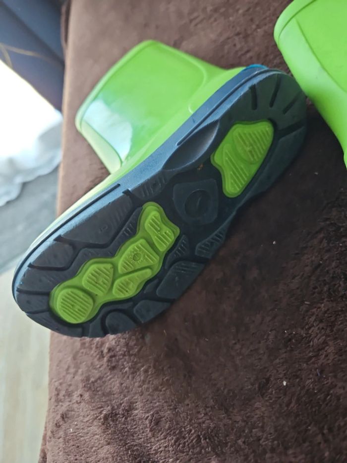 Bottes pointures 24 - photo numéro 4