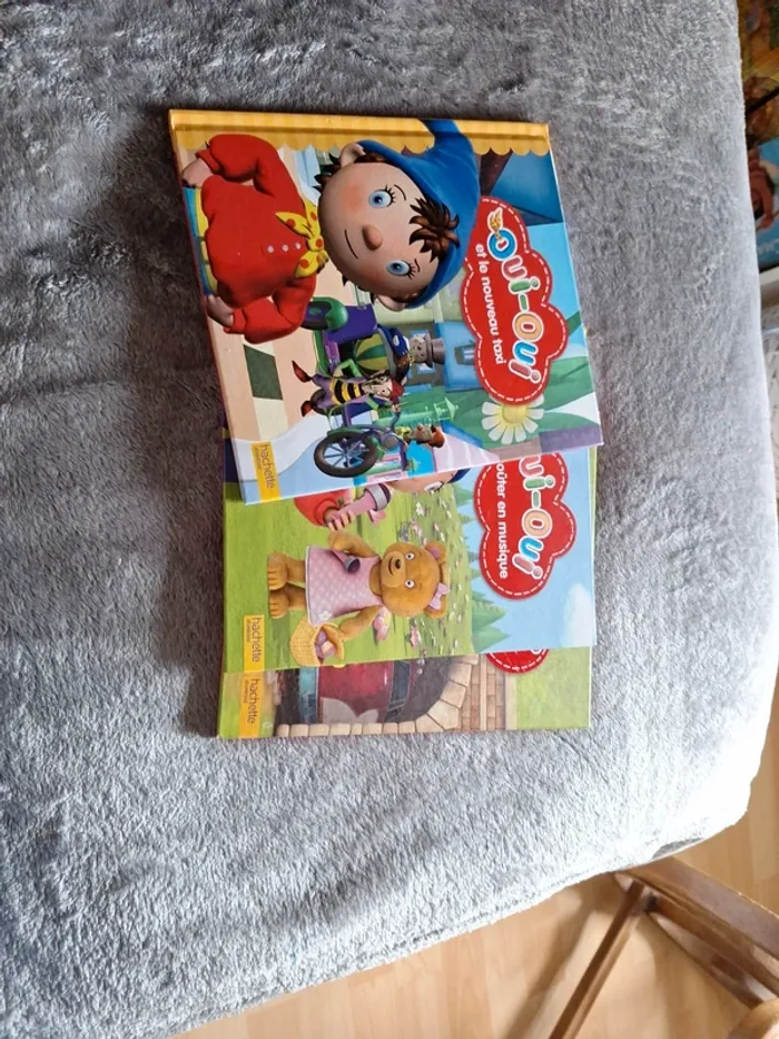 Lot de livres oui oui