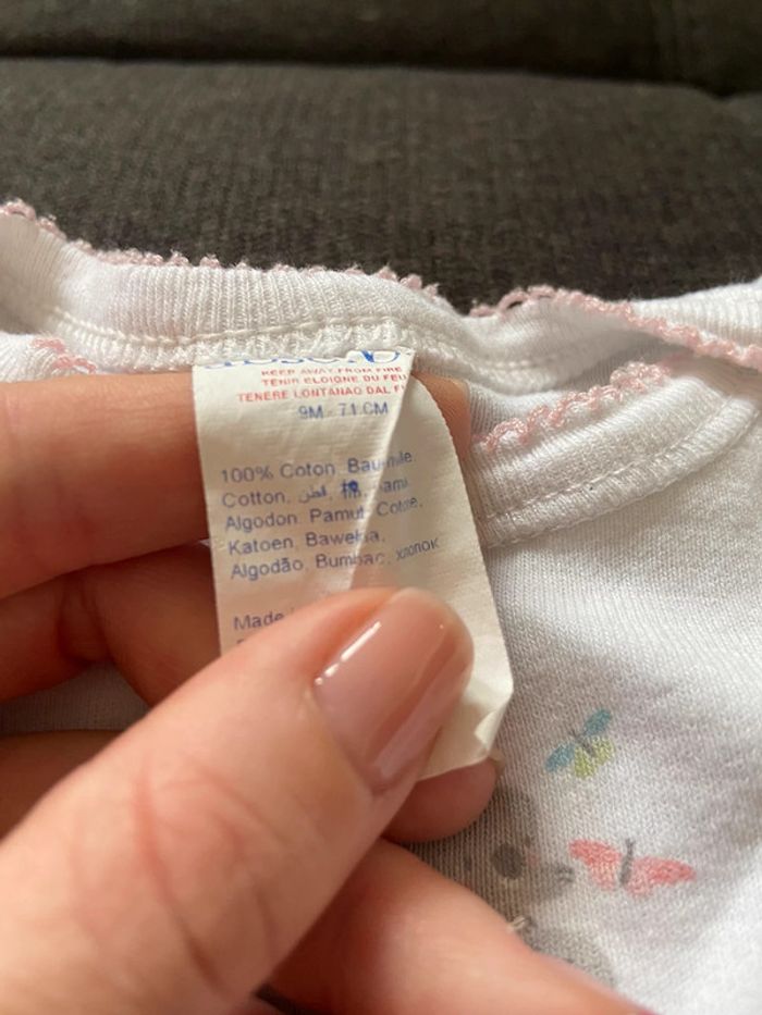 Lot bodies 9 mois - photo numéro 2