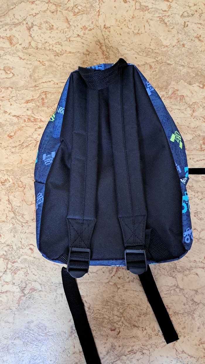 Petit sac à dos monster trucks - photo numéro 4