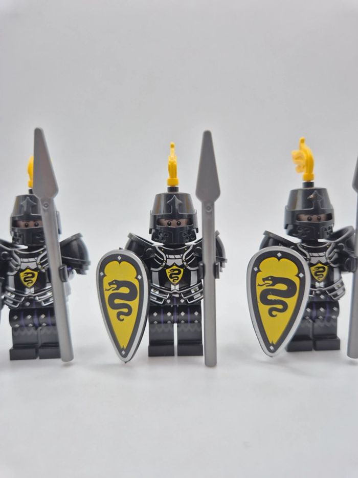 Figurines type lego 4 soldats chevaliers Serpent - photo numéro 2