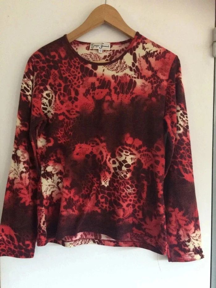 Haut rouge à motifs 42