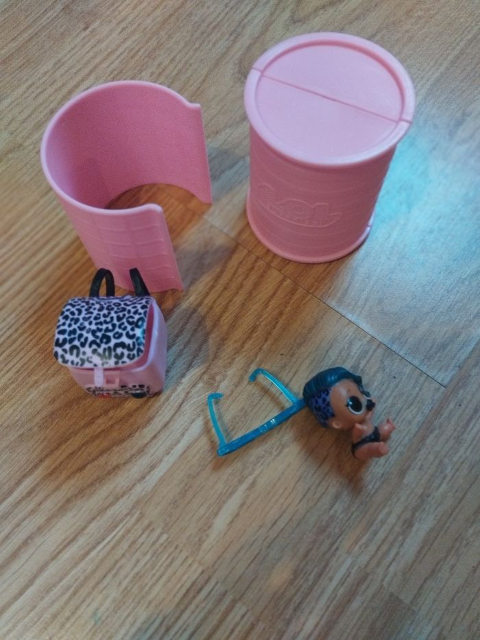 Camping car poupée LOL+ accessoires - photo numéro 10