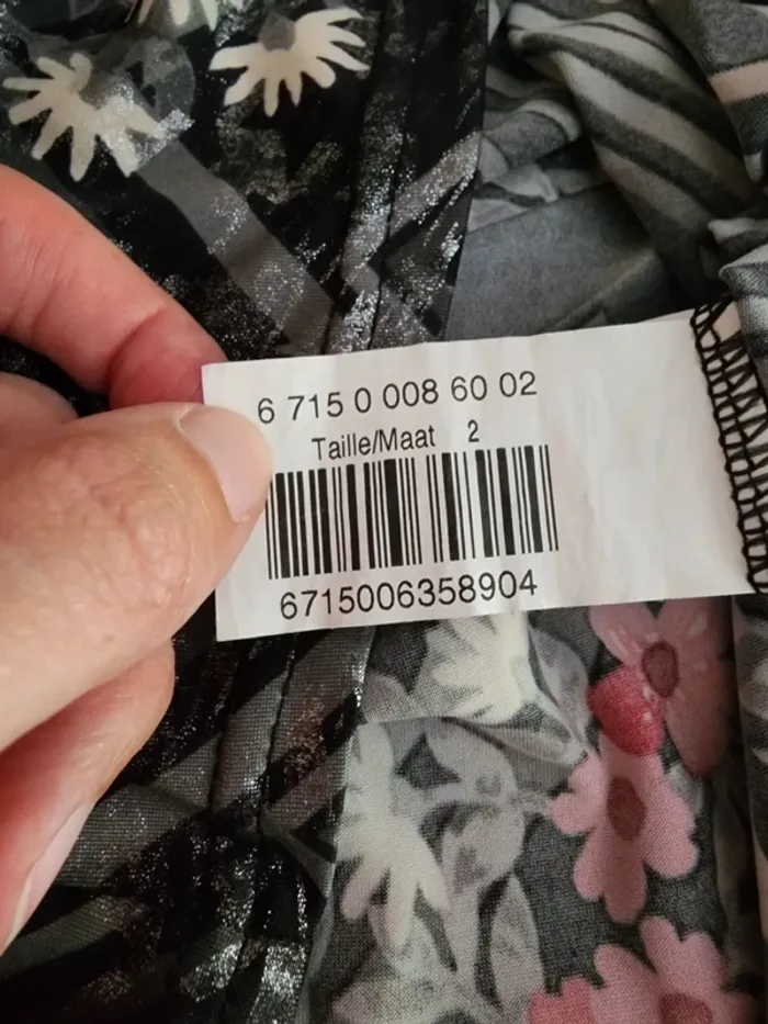 🌸T-shirt Fleuri Armand Thiery Taille 38🌸 - photo numéro 7