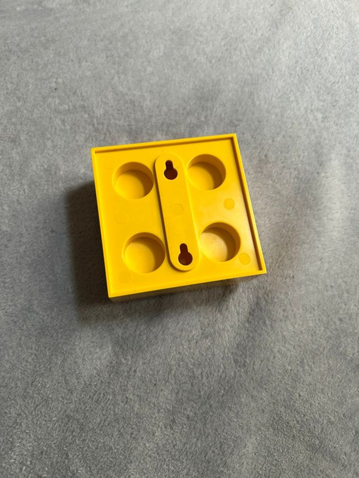 Lampe murale ou à poser jaune Marque Lego en forme de brique 2X2 en 3D - photo numéro 6