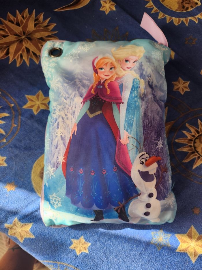 Petit oreiller reine des neiges - photo numéro 2