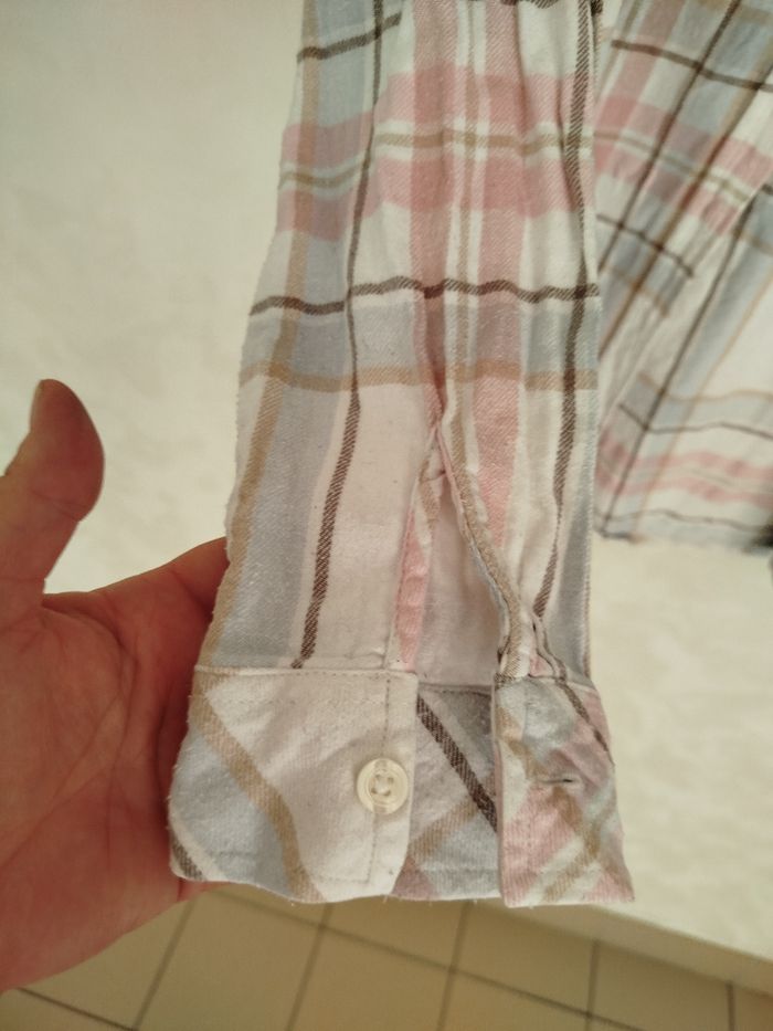 Chemise a carreaux blanche bleue et rose. Très bon état et propre. Taille M. Tally Weill - photo numéro 4