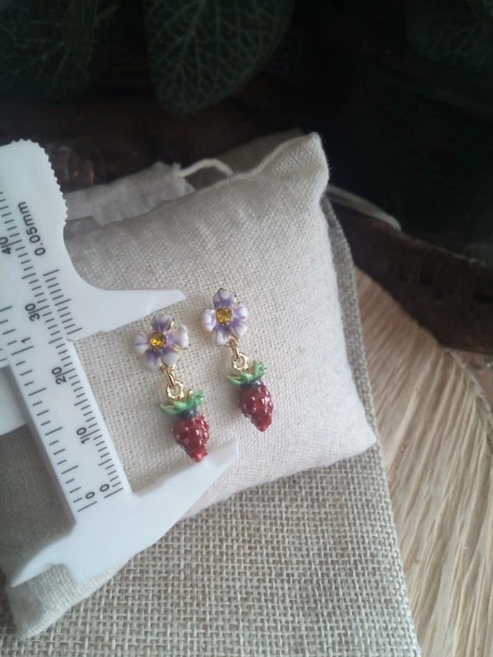 Boucles d'oreilles fraises des bois - photo numéro 3